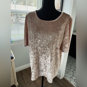 Lucky Brand ladies crushed velvet short sleeve top. Light blush color.